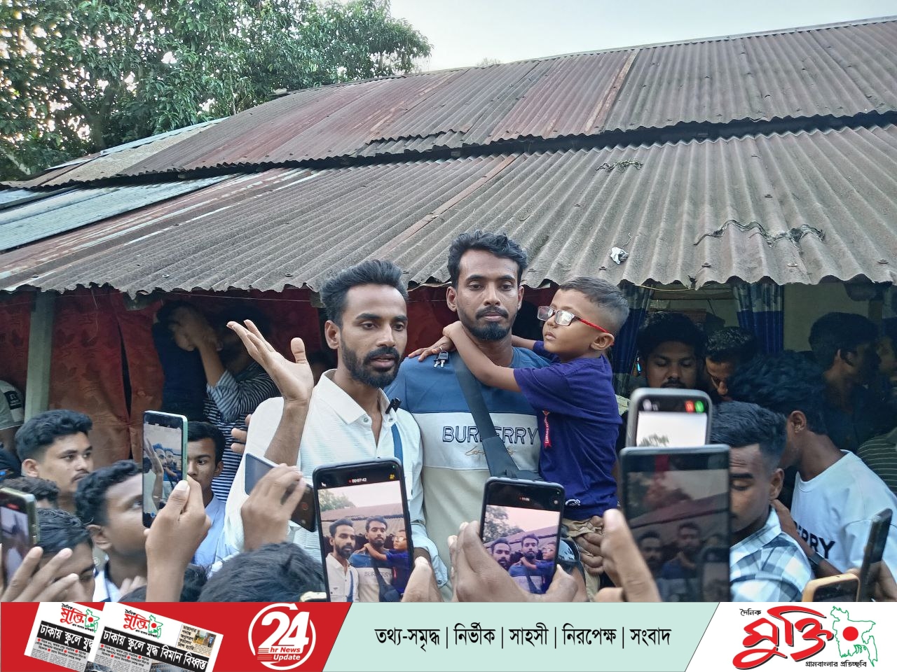 ভাইরাল সাইমনের পাশে দাঁড়ালেন কনটেন্ট ক্রিয়েটর ‘থটস অফ বিল্লাল’সহ অসংখ্য কনটেন্ট ক্রিয়েটর