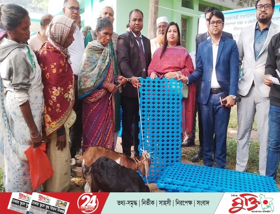 পীরগঞ্জে ক্ষুদ্র নৃগোষ্ঠির মাঝে ছাগল বিতরণ