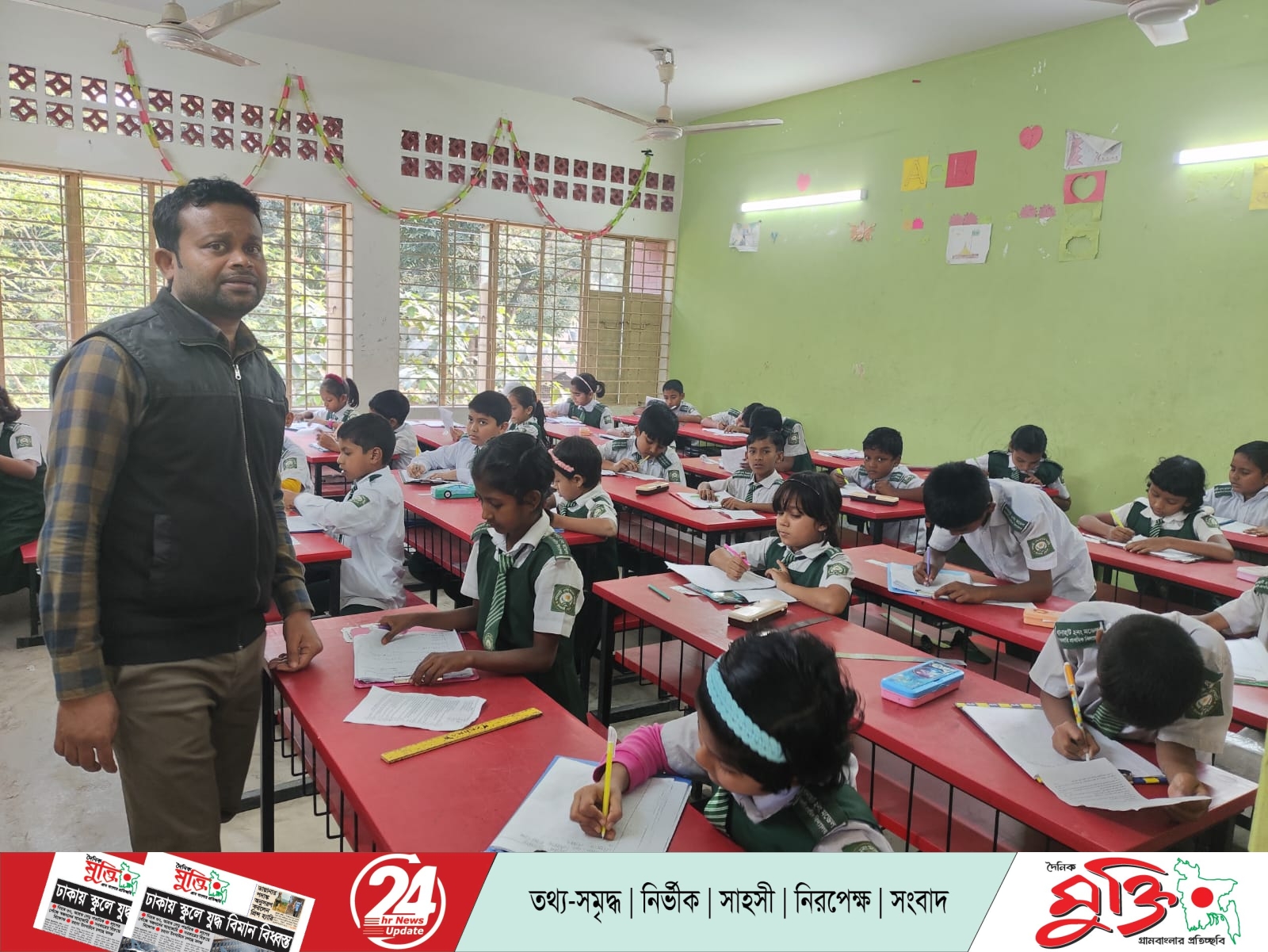 চিলমারীতে সহকারী শিক্ষক বর্জনে পরীক্ষা নিলেন প্রধান শিক্ষক