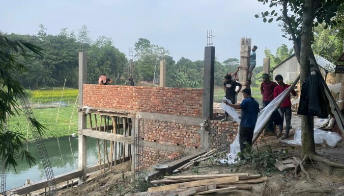 নদী দখলে হুমকিতে কুমারের পরিবেশ