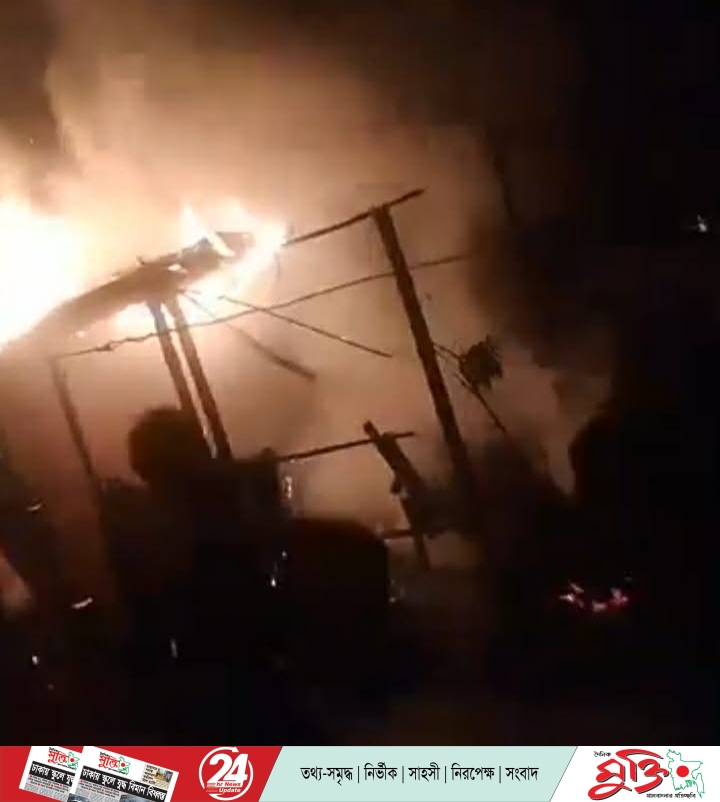 বেলকুচিতে  আ’লীগ নেতার বাড়িতে আগুন