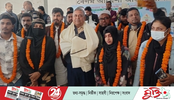 শ্রীপুরে শতাধিক নেতা-কর্মীর বিএনপিতে যোগদান