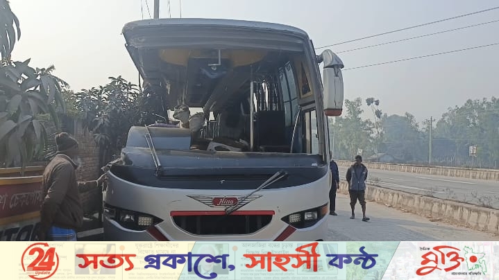 পীরগঞ্জে বাস-ট্রাক সংঘর্ষে নিহত ২