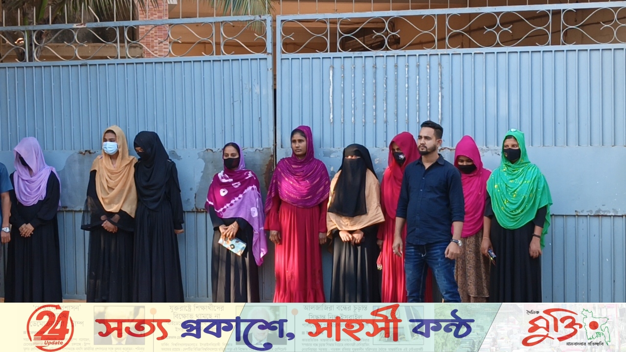 বেতন না দিয়ে শ্রমিক ছাঁটাইয়ের অভিযোগ