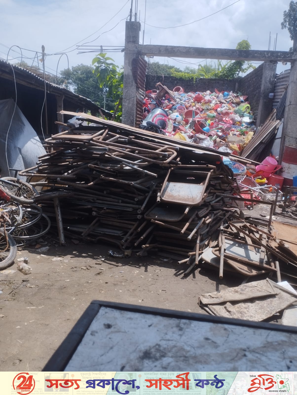 টেন্ডার ছাড়াই সাগরদাঁড়ী স্কুলের মালামাল বিক্রির অভিযোগ