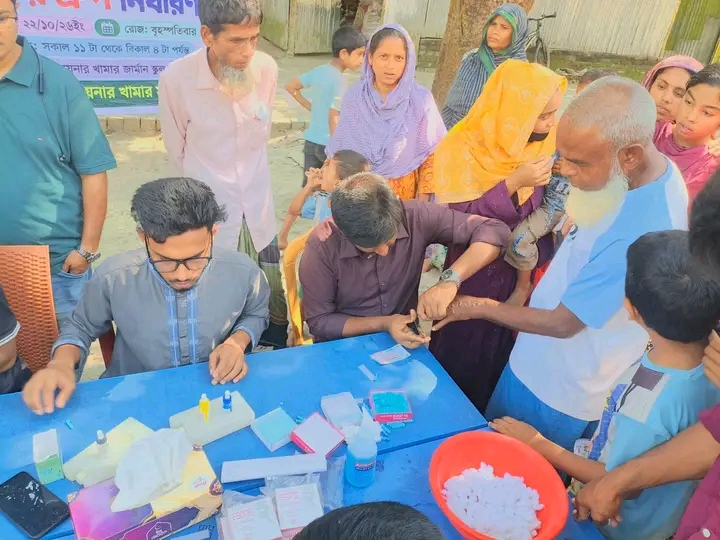 চিলমারীতে দিনব্যাপী বিনামূল্যে রক্তের গ্রুপ নির্ণয় কর্মসূচি
